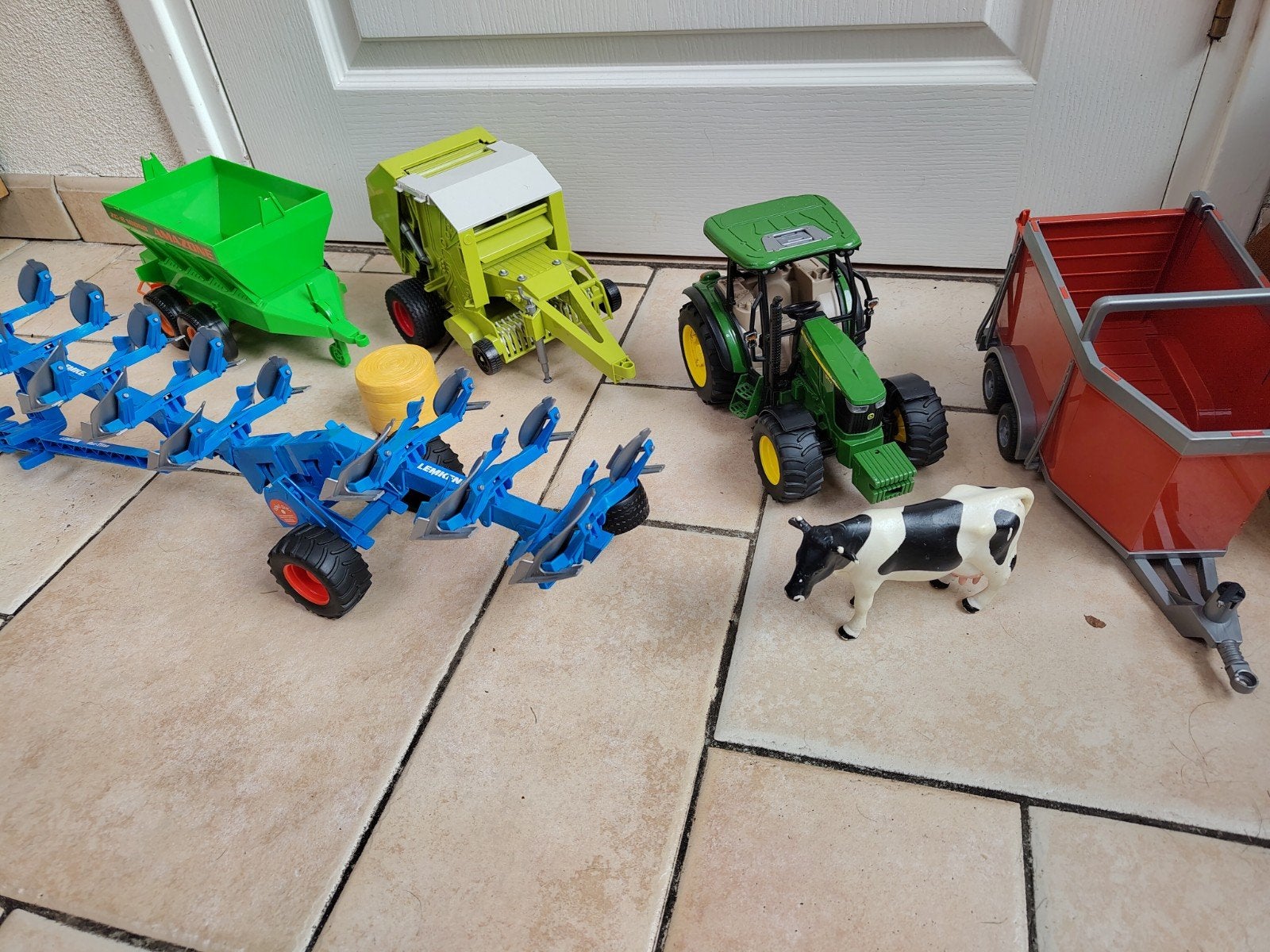 Bruder John Deere tractor, balenpers, ploeg, etc, Ophalen of Verzenden, Gebruikt, Jongen of Meisje