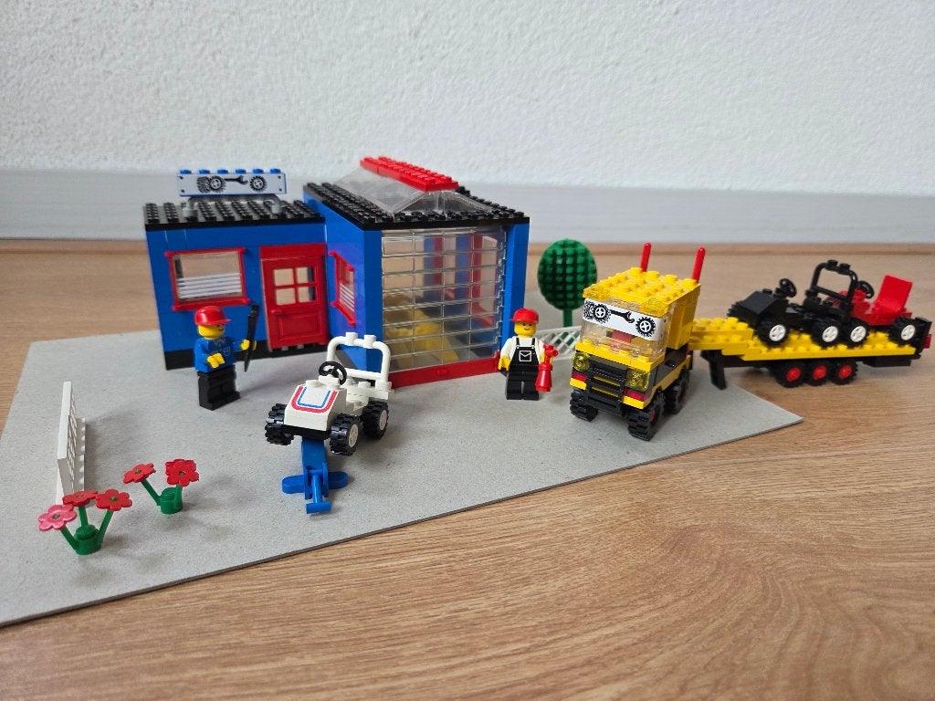 Vintage LEGO set 1966 autogarage (zonder grondplaat) +boekje, Kinderen en Baby's, Speelgoed | Duplo en Lego, Ophalen of Verzenden