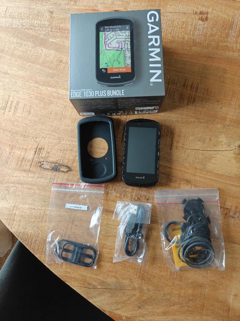 Garmin 1030 plus, Fietsen en Brommers, Fietsaccessoires | Fietscomputers, Ophalen, Zo goed als nieuw