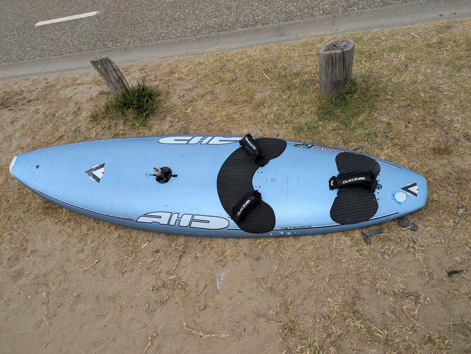 AHD Windsurfplank 95 liter - Gebruikt, Met voetbanden, 250 tot 300 cm, Gebruikt, Plank