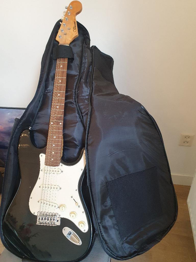 Volcano rock-a-teer elektrische gitaar, Gebruikt, Met versterker, Solid body, Ophalen