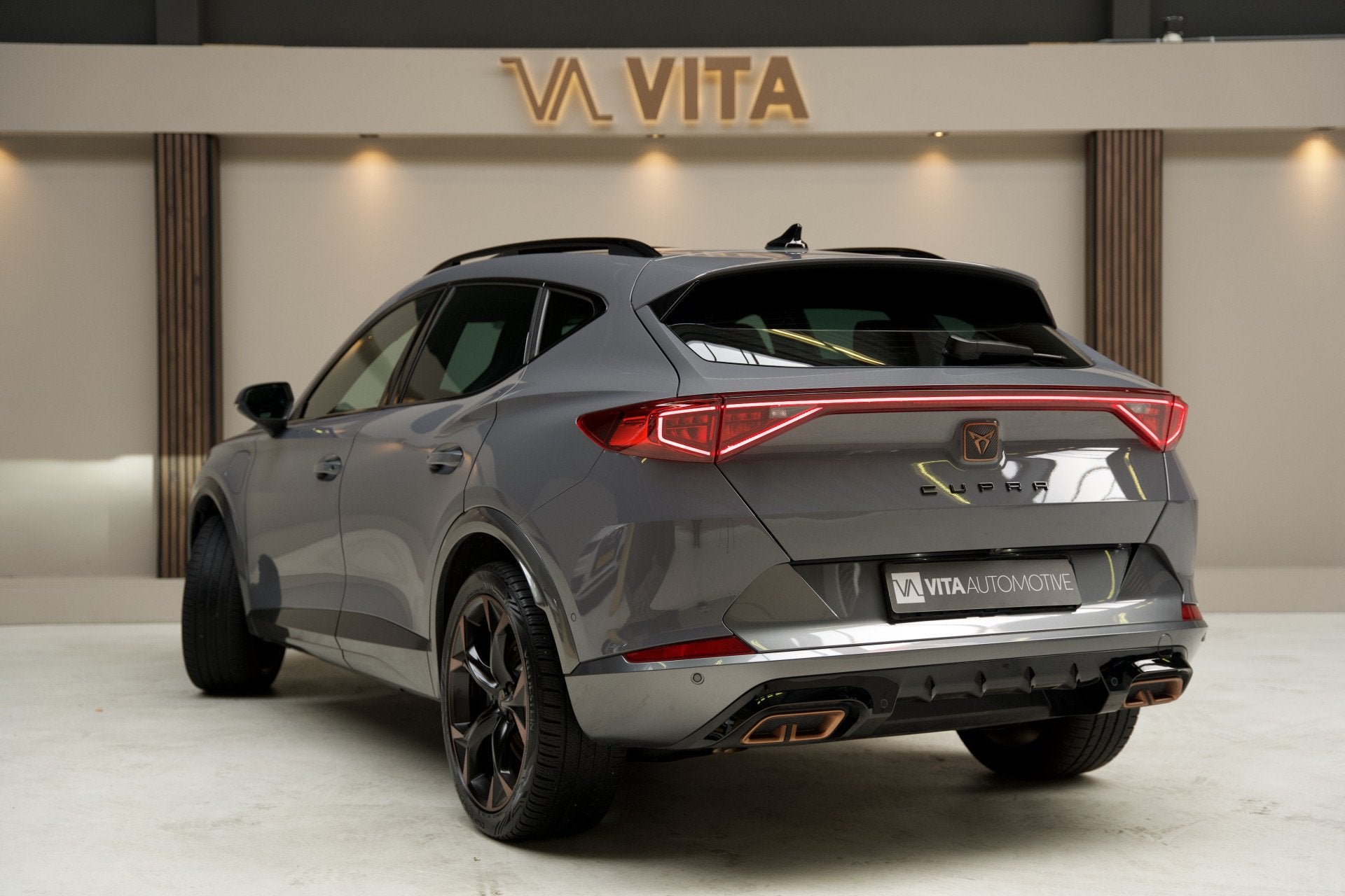 CUPRA Formentor 1.4 e-Hybrid VZ Copper Edition PANO|Memoryst, Auto's, Gebruikt, 4 cilinders, Formentor, Leder