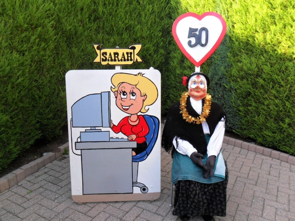 50 verjaardag Sarah met jong uiterlijk met computer., Ophalen, Nieuw, Abraham of Sarah