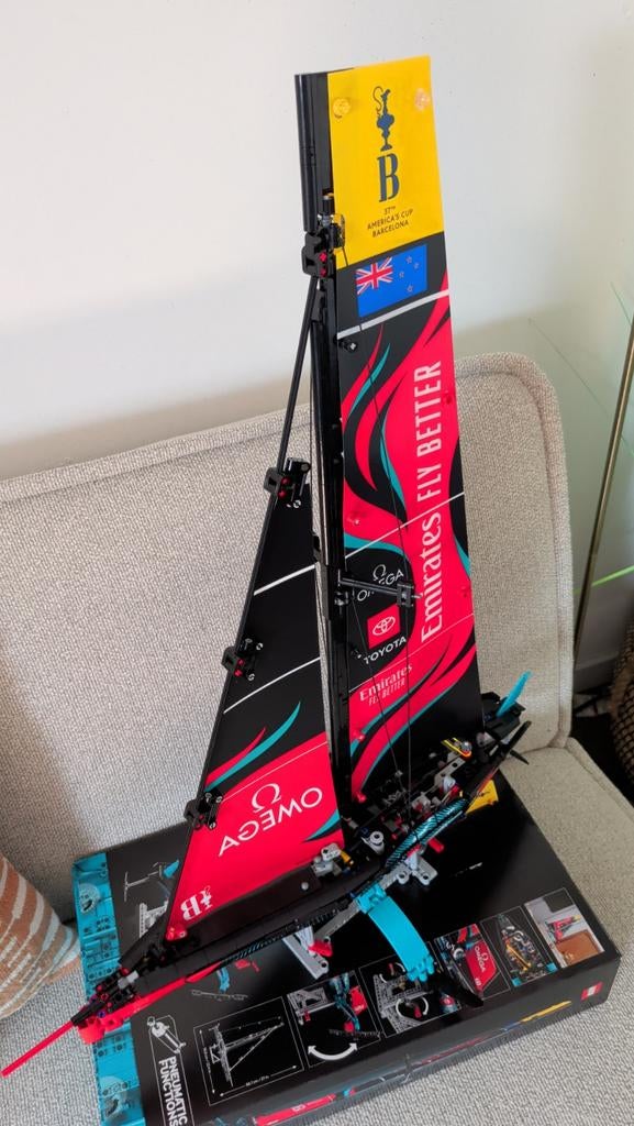 Lego Technic Emirates Team New Zealand AC75 Zeilboot, Kinderen en Baby's, Speelgoed | Duplo en Lego, Gebruikt, Lego, Ophalen of Verzenden