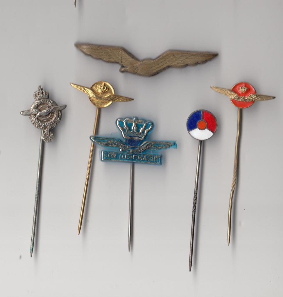Setje KLU Koninklijke Luchtmacht embleem logo speldjes, Niet vindbaar, Niet vindbaar, Luchtmacht, Nederland