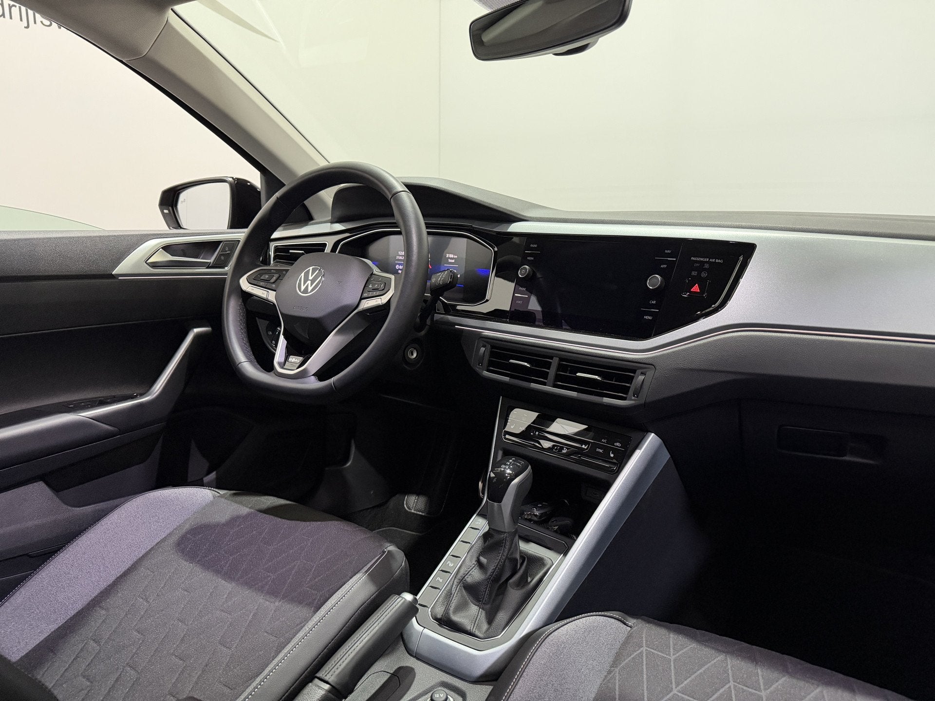 Volkswagen Polo 1.0 TSI Goal Edition - Carplay / Camera / Do, Stof, Gebruikt, Euro 6, Zwart
