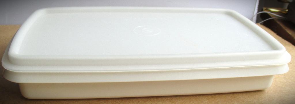 Tupperware Vleeswaren doos~Bewaardoos~Opslag doos, Huis en Inrichting, Keuken | Tupperware, Ophalen of Verzenden, Zo goed als nieuw