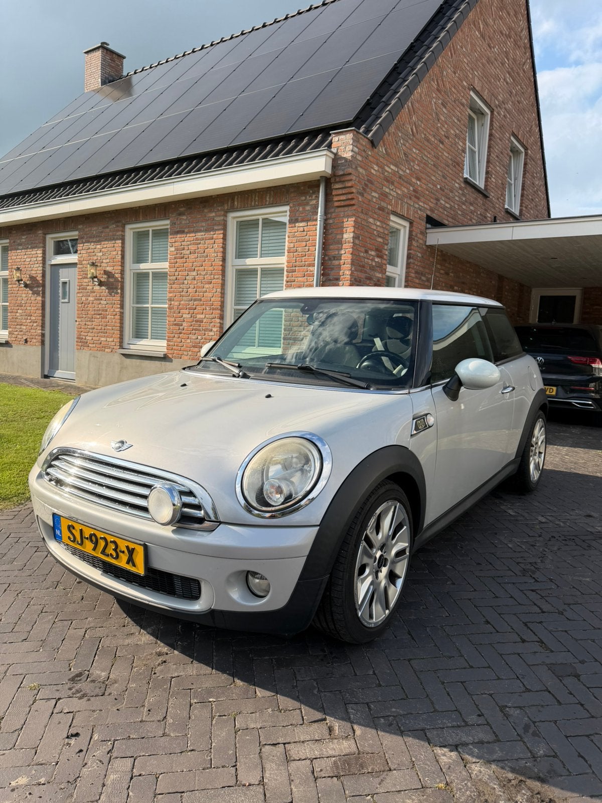 Mini 1.6 16V Cooper 2010 Wit, Auto's, Voorwielaandrijving, 4 cilinders, 4 stoelen, Handgeschakeld