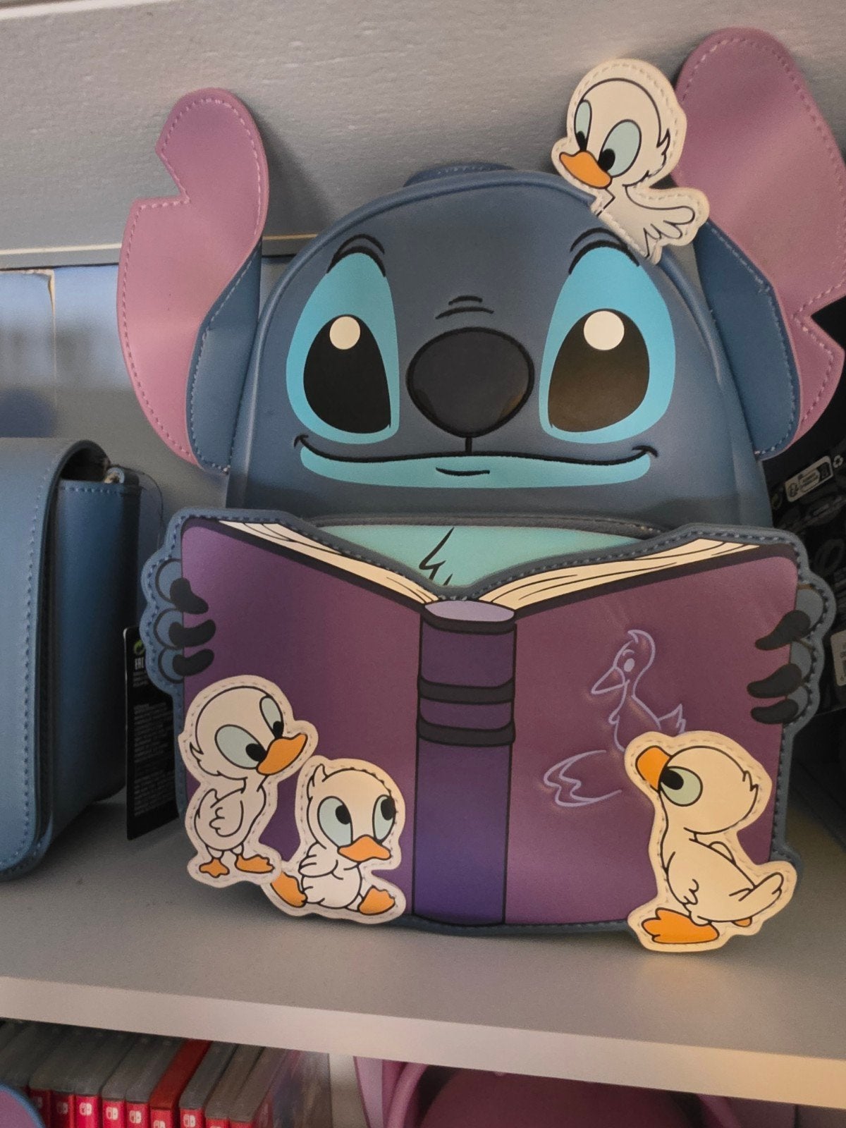 stitch loungefly rugzak crosbody en portomonnee, Verzamelen, Disney, Ophalen of Verzenden, Overige figuren, Zo goed als nieuw