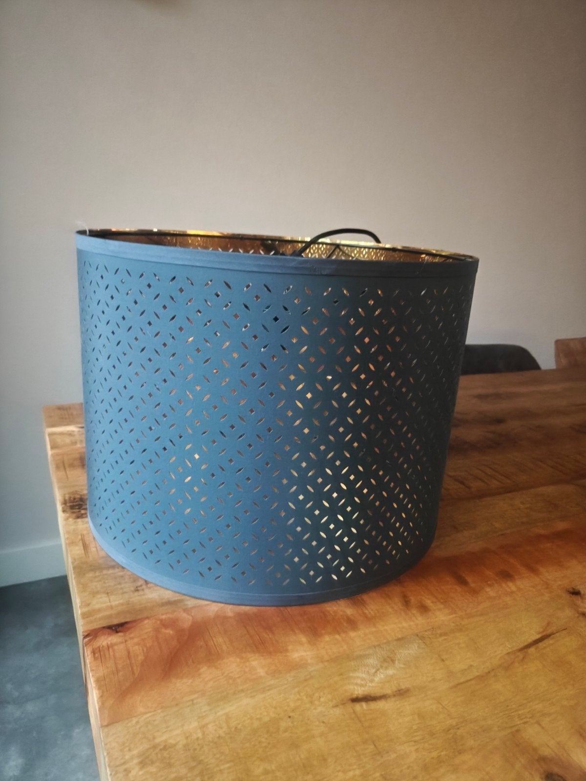 Ikea Nymö lampenkap blauw/goud, Huis en Inrichting, Lampen | Lampenkappen, Hanglamp, Blauw, 44 cm, Rond