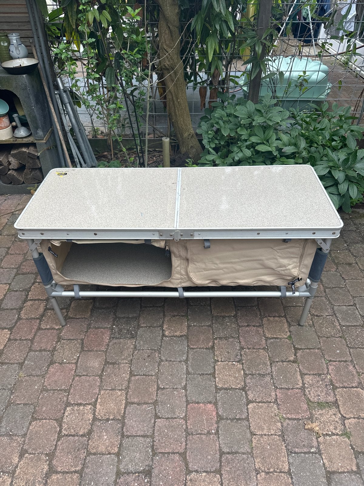DEFA Exclusive Campingkastje met opbergruimte, Caravans en Kamperen, Kampeeraccessoires, Ophalen, Gebruikt