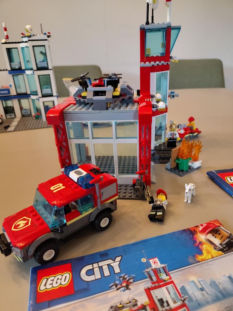 Lego City 60215 Brandweerkazerne, City, Lego, Zo goed als nieuw, Complete set