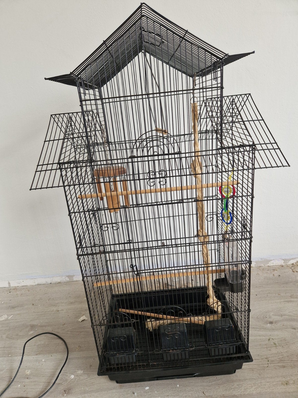 leuke vogelkooi met accessoires, Dieren en Toebehoren, Ophalen of Verzenden, Metaal, Vogelkooi