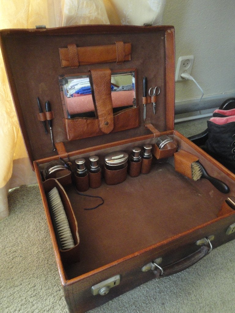 antieke GROTE BRUINE LEREN KOFFER + ACCESSOIRES, een beauty, Ophalen of Verzenden