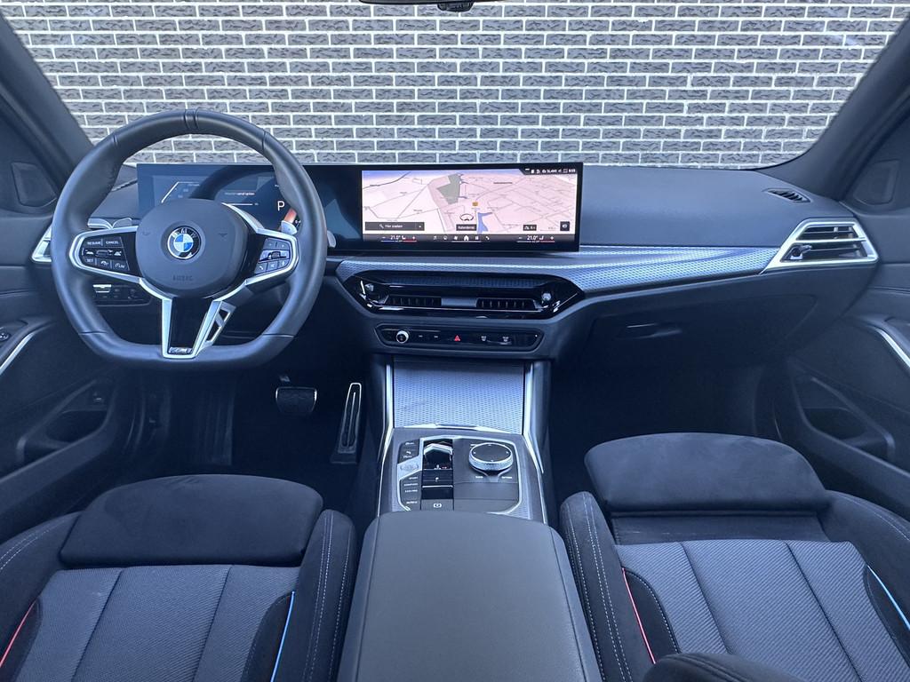 BMW 3 Serie Touring 330i xDrive | M-Sport | Brooklyn Grau |, Automaat, 1998 cc, 4 cilinders, Alcantara