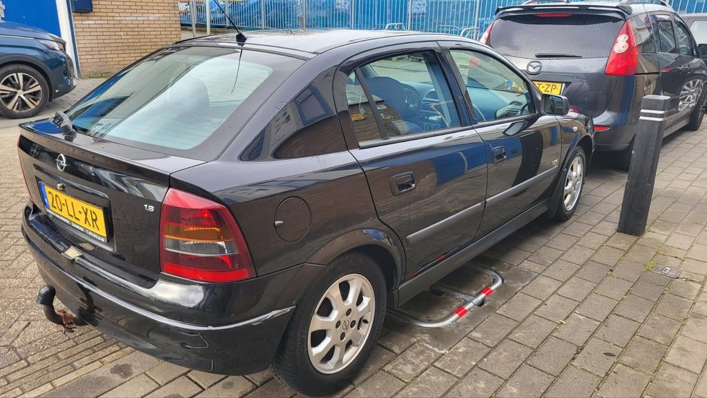Opel Astra 1.6 8V 5D 2003 Zwart, Auto's, Voorwielaandrijving, 4 cilinders, 1095 kg, Handgeschakeld