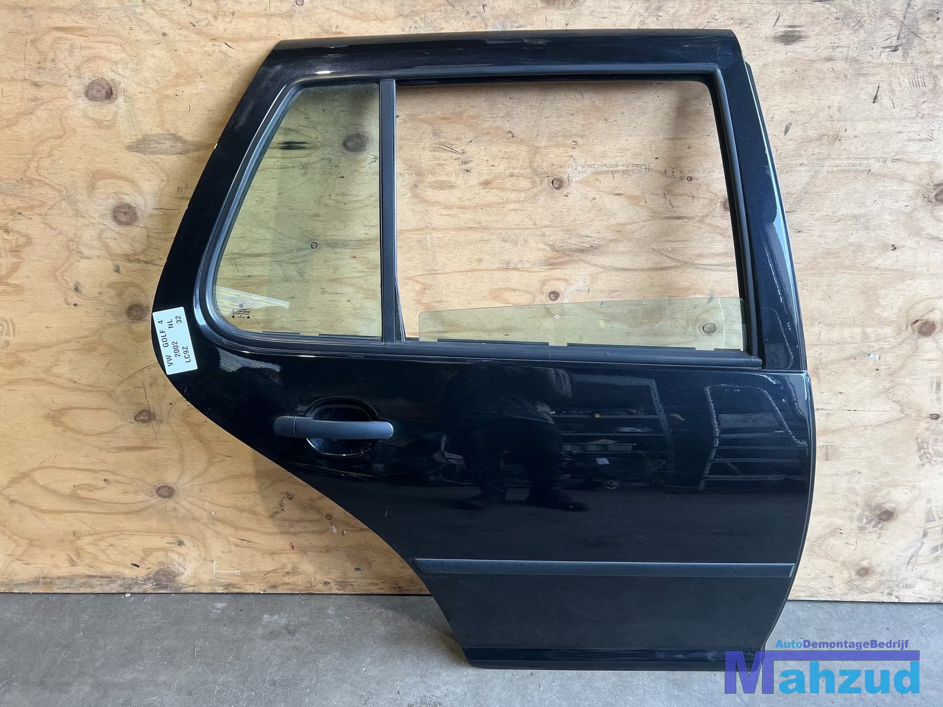 VW GOLF 4 Zwart LC9Z Rechts achter deur 1998-2003, Gebruikt, Volkswagen AG, Achter, Berliner Ring 2
38440  Wolfsburg, DE