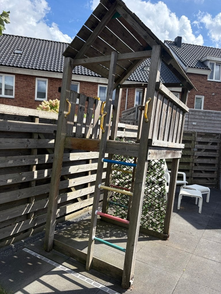 GRATIS Speelhuisje met glijbaan, Ophalen, Gebruikt, Hout
