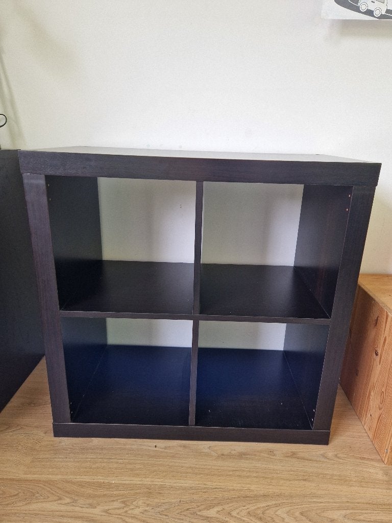 Kallax kast 2x2 vakken, in goede staat - gratis, Ophalen, Gebruikt