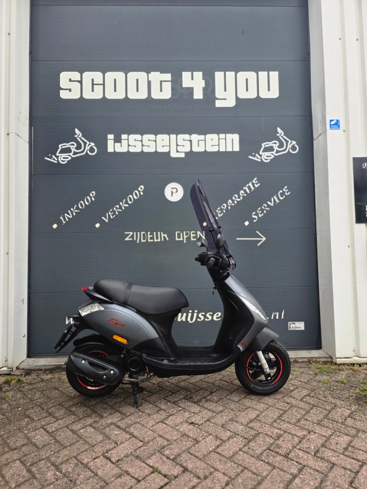 PIAGGIO ZIP 4T 3V IGET KLASSIEK MAT GRIJS GARANTIE!, Fietsen en Brommers, Ophalen, Zo goed als nieuw