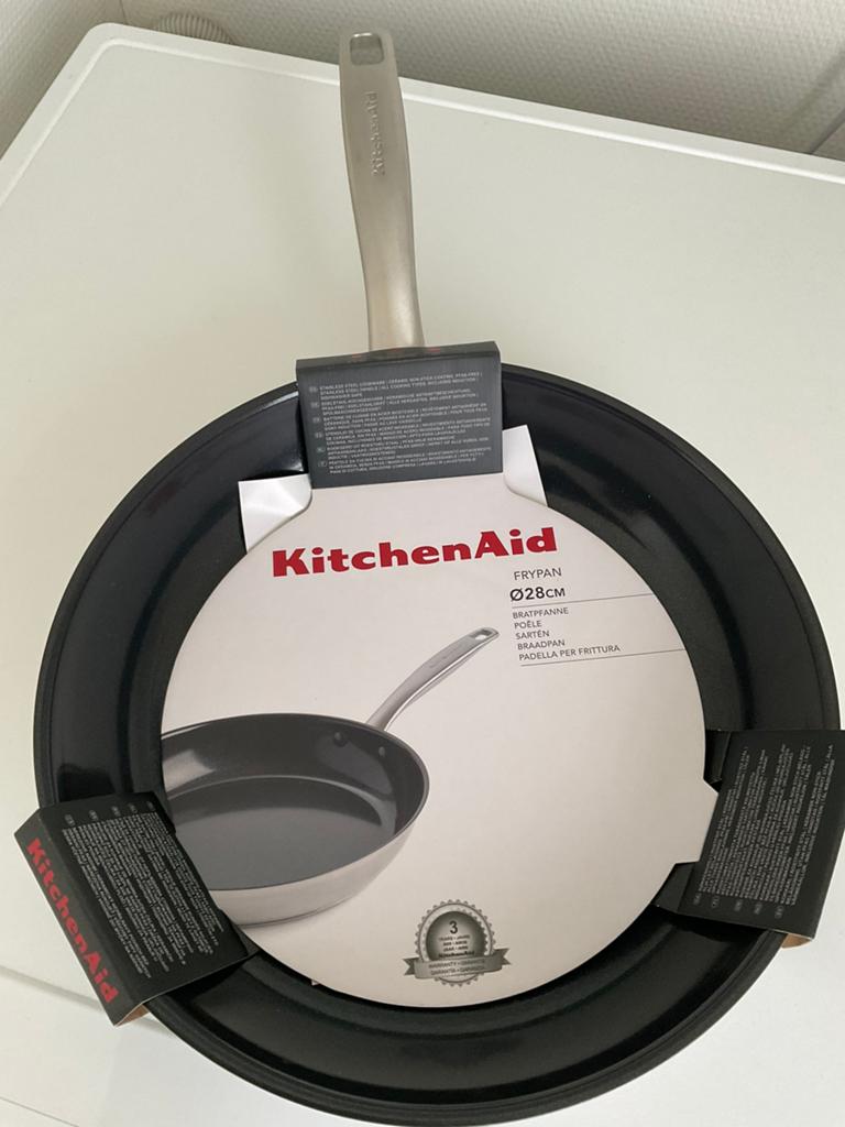 Nieuwe zware RVS KitchenAid braadpan koekenpan 28 cm, Nieuw, Ophalen of Verzenden, Rvs, Keramische plaat