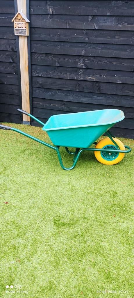Mooie kruiwagen met kunststof bak en volrubber wiel, Tuin en Terras, Kruiwagens, Ophalen