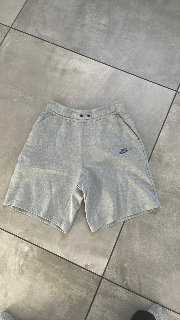 Nike tech fleece mt 158-170, Kinderen en Baby's, Kinderkleding | Maat 164, Zo goed als nieuw, Jongen, Broek, Verzenden