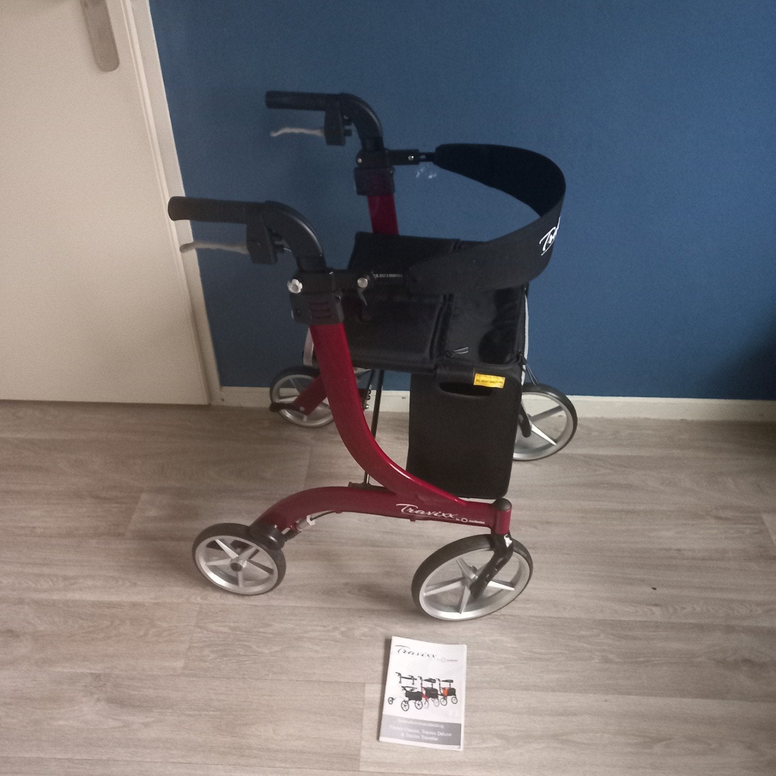 TRAVIXX deluxe rollator in nieuwstaat, Ophalen, Lichtgewicht, Zo goed als nieuw