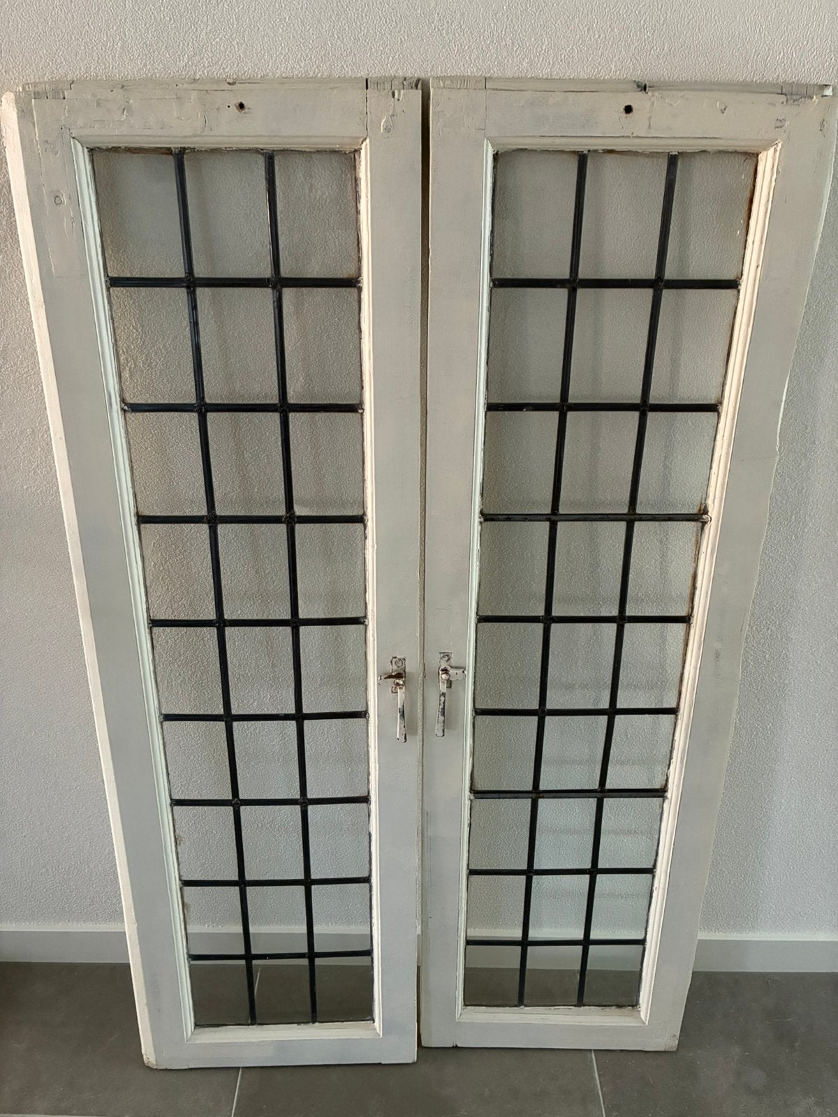 Set van twee antieke ramen met glas inlood., Doe-het-zelf en Verbouw, Ophalen, Gevelraam of Ruit, Zo goed als nieuw, Minder dan 80 cm