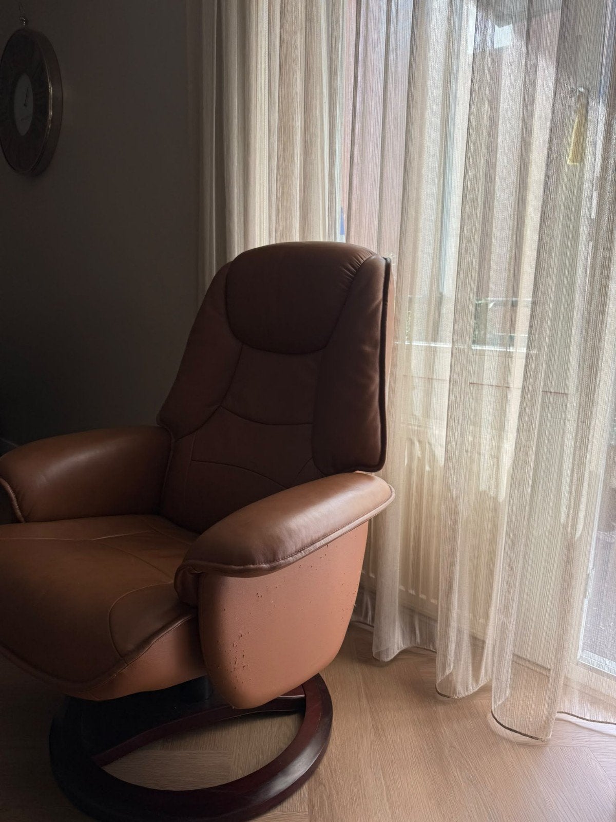 Leren relaxfauteuil met lichte gebruikssporen