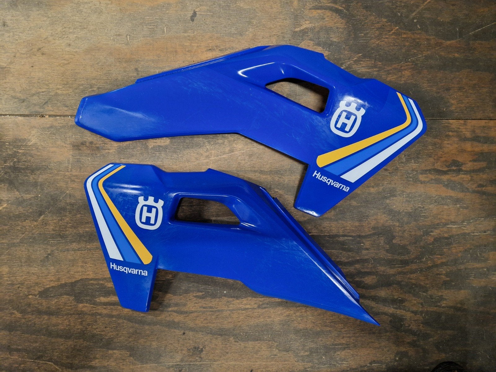 Husqvarna herritage edition plastic 2025, Ophalen of Verzenden, Gebruikt