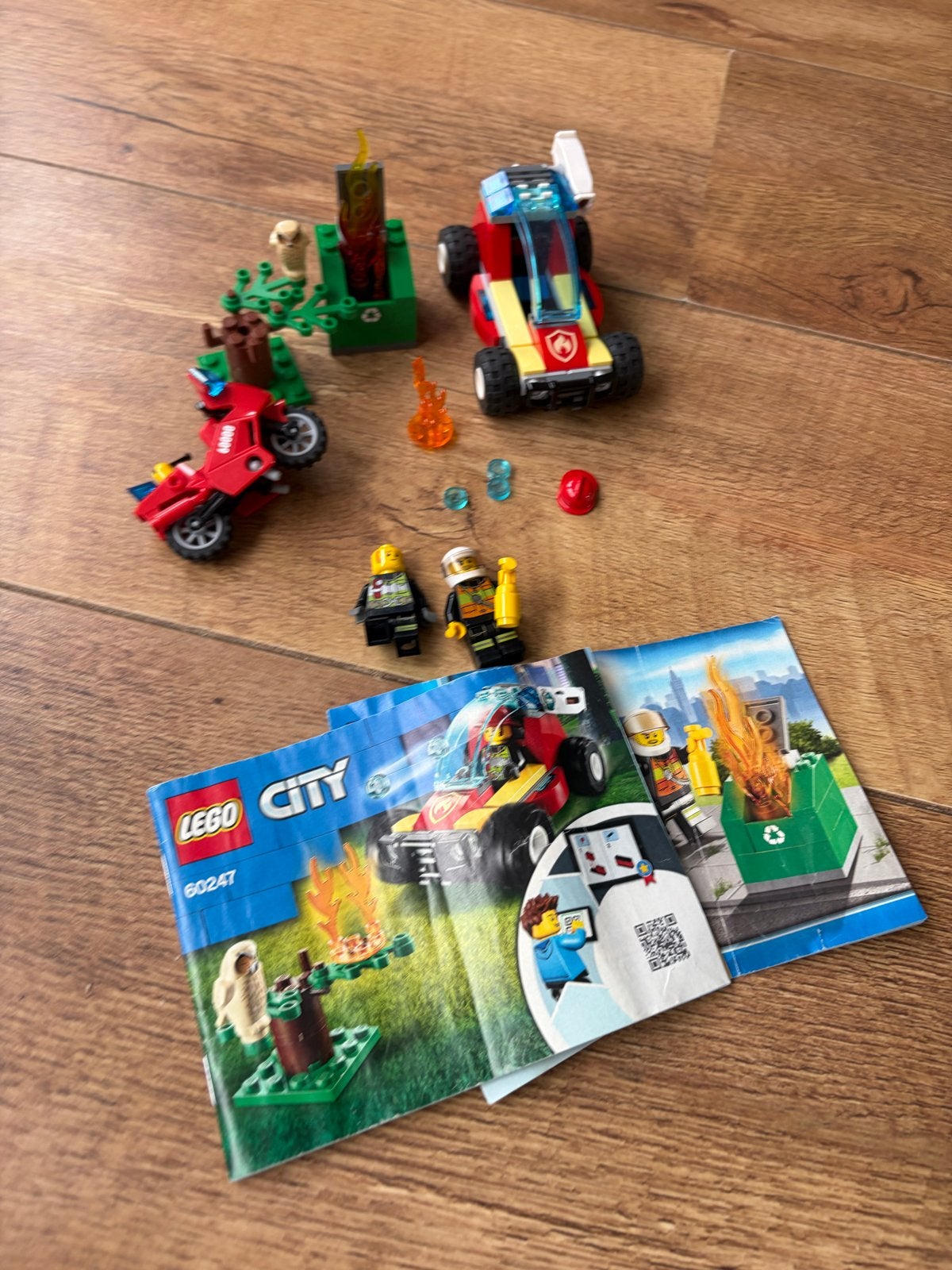 LEGO City 60247 Brandweerbosbrand, Ophalen of Verzenden, Zo goed als nieuw, Overige merken
