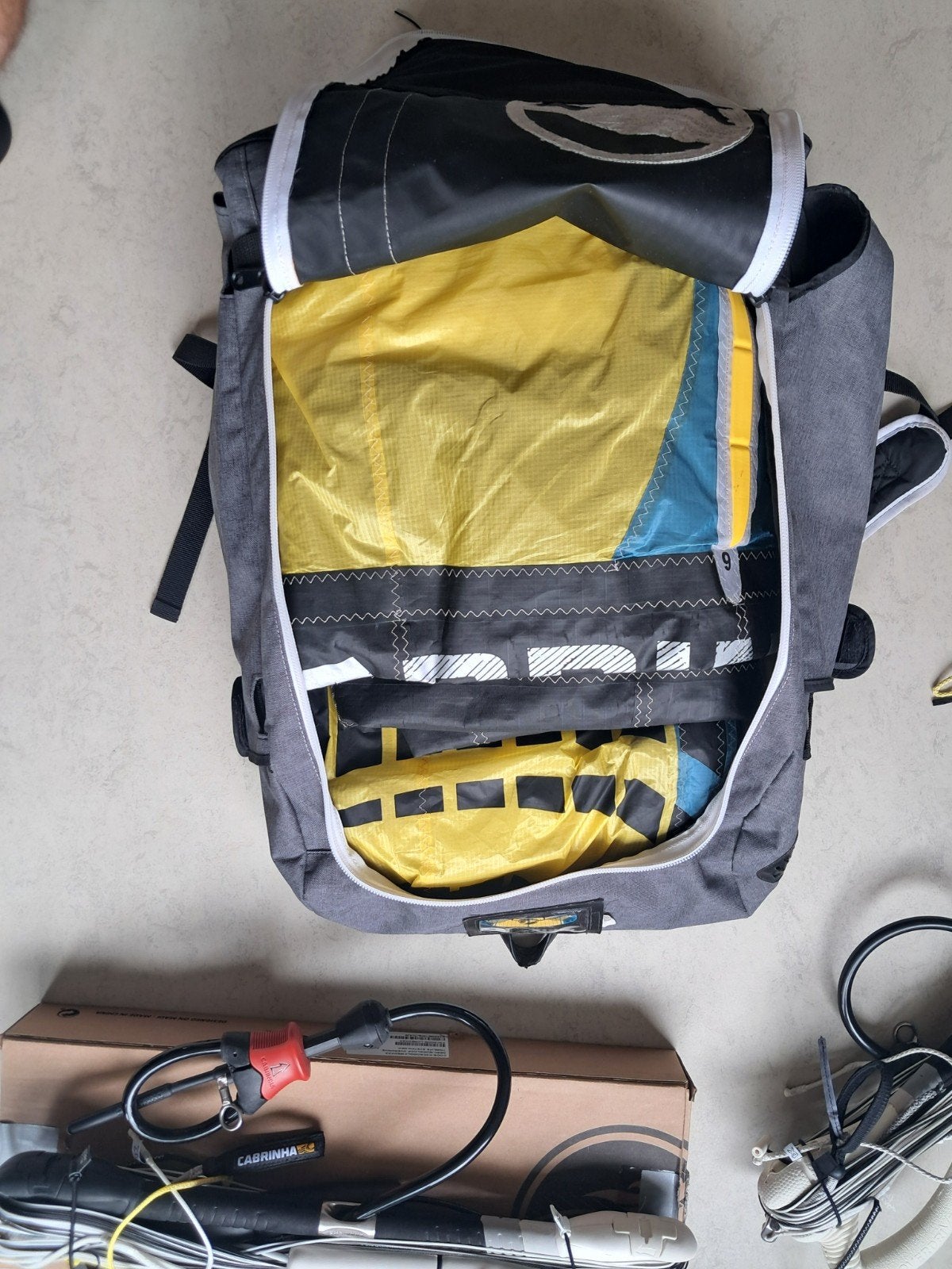 Cabrinha Moto 9m met nieuwe bar en lijnen, Geen board, Ophalen of Verzenden, 9 m²