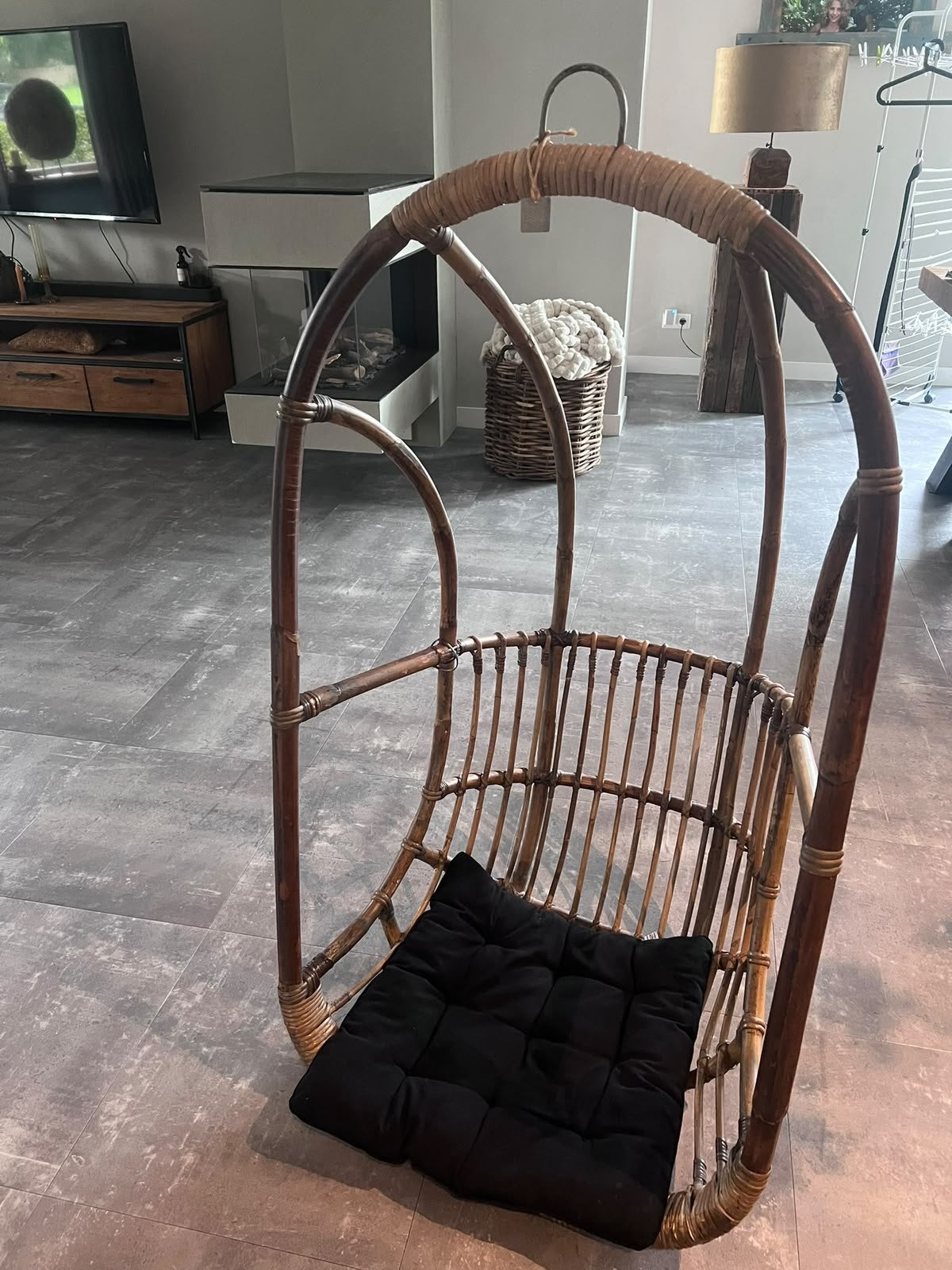 Hangstoel met ketting, Ophalen, Zo goed als nieuw, Landelijk, Hout
