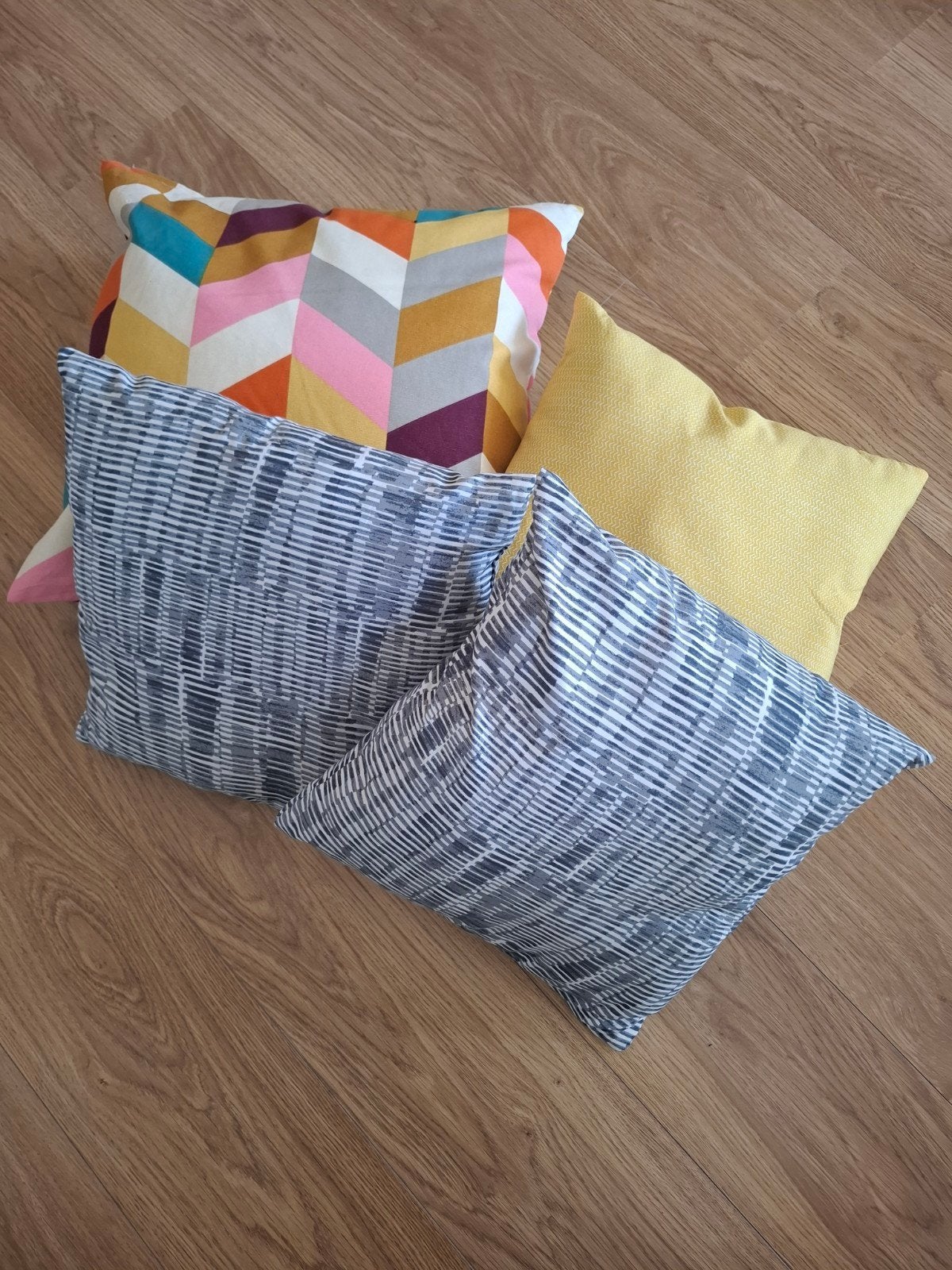 Set of 4 IKEA pillows, Huis en Inrichting, Woonaccessoires | Kussens, Ophalen, Overige merken, Gebruikt, Meerkleurig