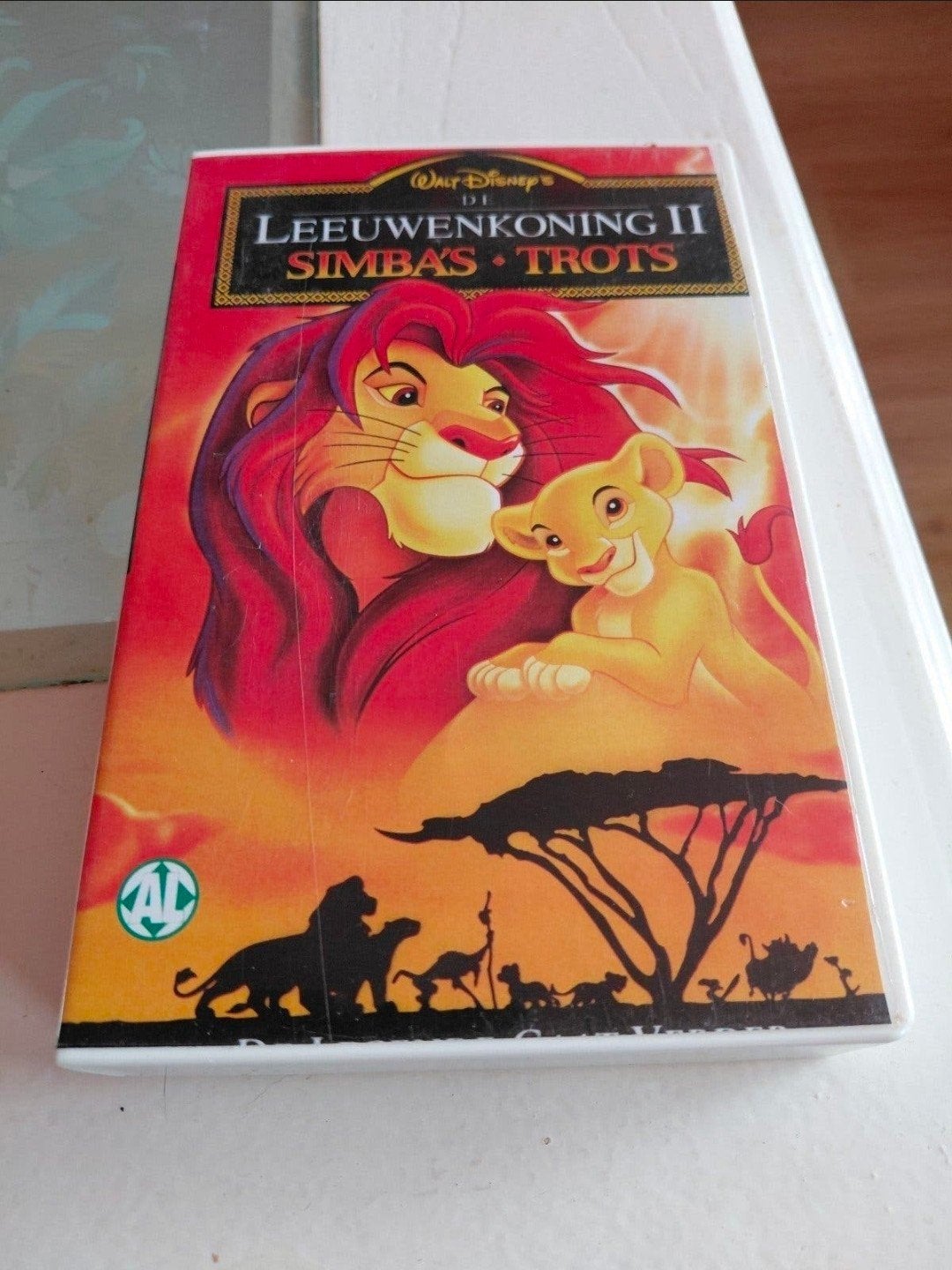 Walt Disney De Leeuwenkoning 2 Simba's Trots videoband., Gebruikt, Tekenfilm, Alle leeftijden, Ophalen of Verzenden