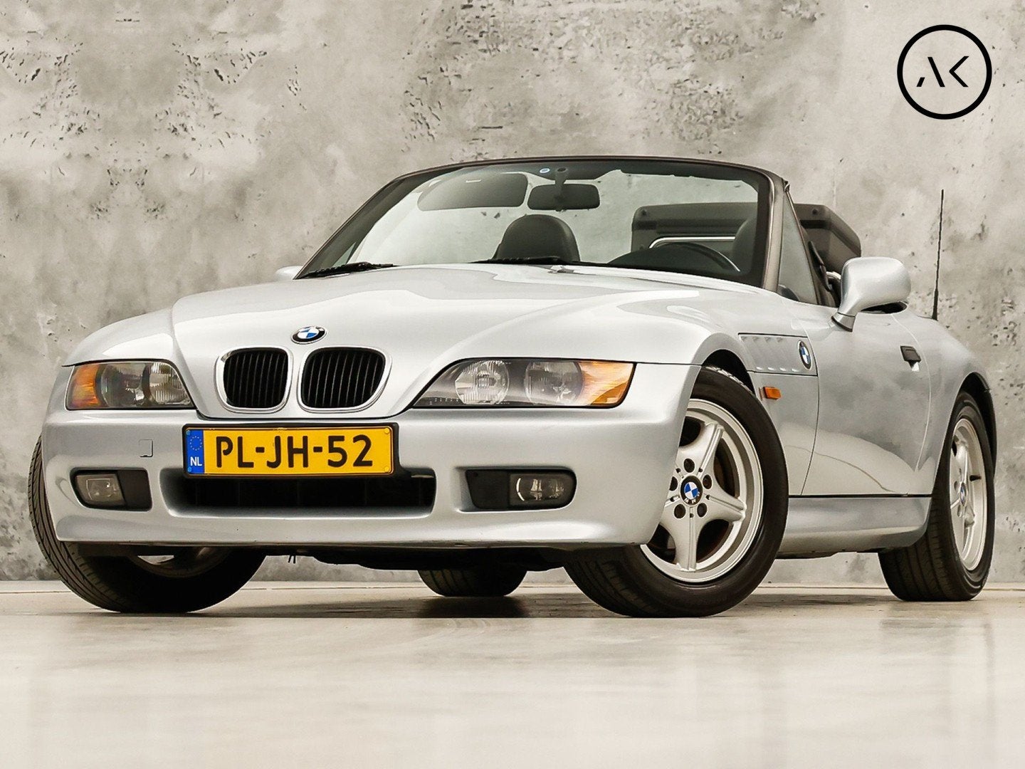 BMW Z3 1.9 Sport Automaat (LOGISCH NAP, AIRCO, RADIO, LEDER,, Automaat, Achterwielaandrijving, Zwart, Cabriolet