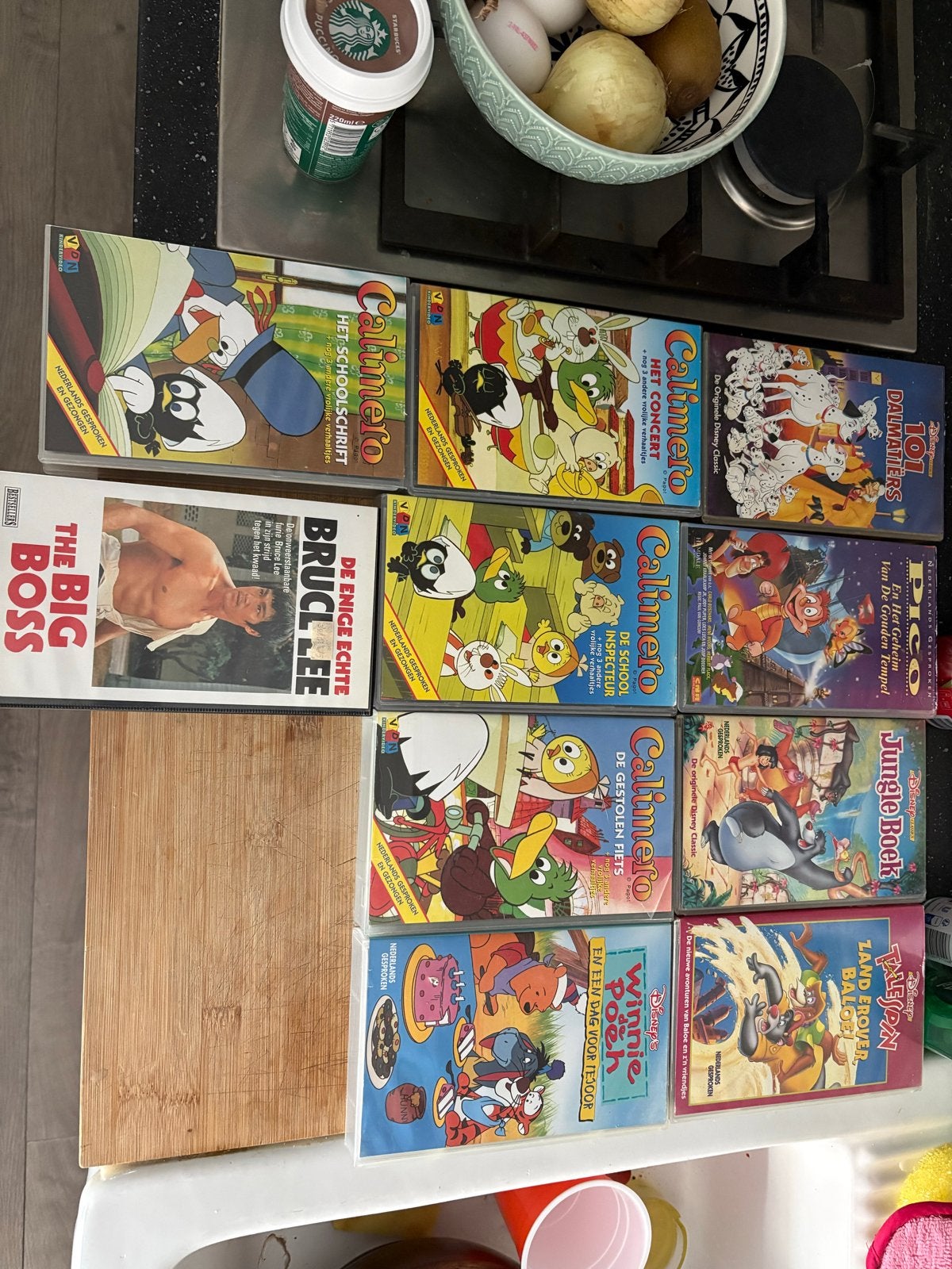 Videobanden collectie - Disney, Calimero, Bruce Lee en meer, Ophalen, Nederlands ondertiteld, Gebruikt, Alle leeftijden