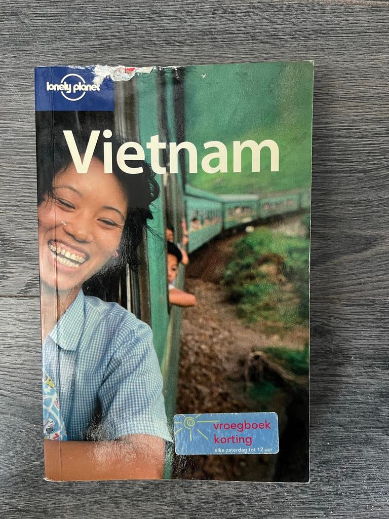 Lonely Planet Vietnam Reisgids - 9e editie (2007), Gelezen, Lonely Planet, Ophalen of Verzenden, Reisgids of -boek