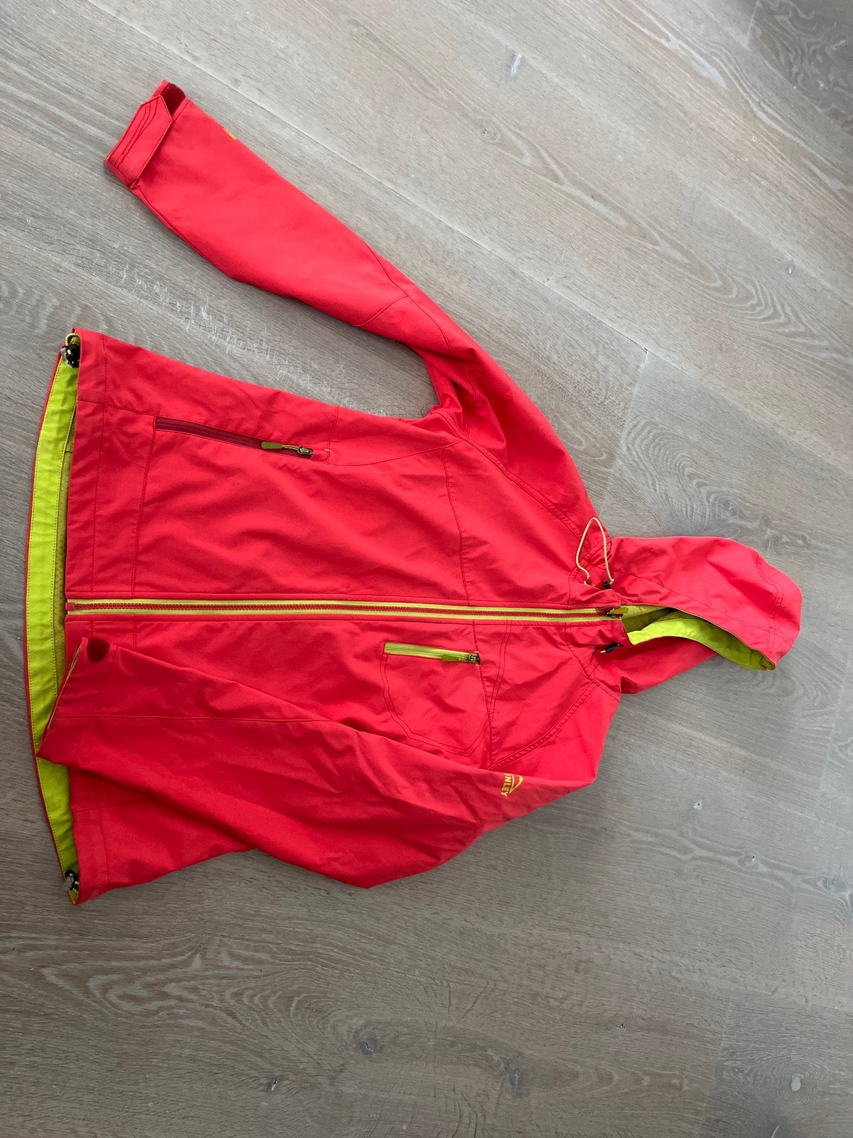 McKinley regen- & windjack dames - koraalrood - maat 42, Kleding | Dames, Ophalen of Verzenden, Zo goed als nieuw, Maat 42/44 (L)