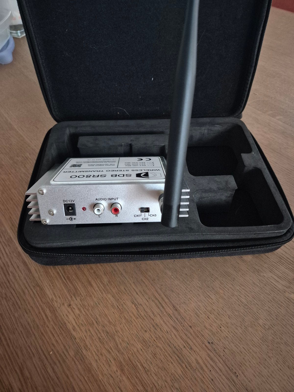 SDB SR800 Draadloze Stereo Zender - Silent Disco Box, Audio, Tv en Foto, Ophalen, Zo goed als nieuw