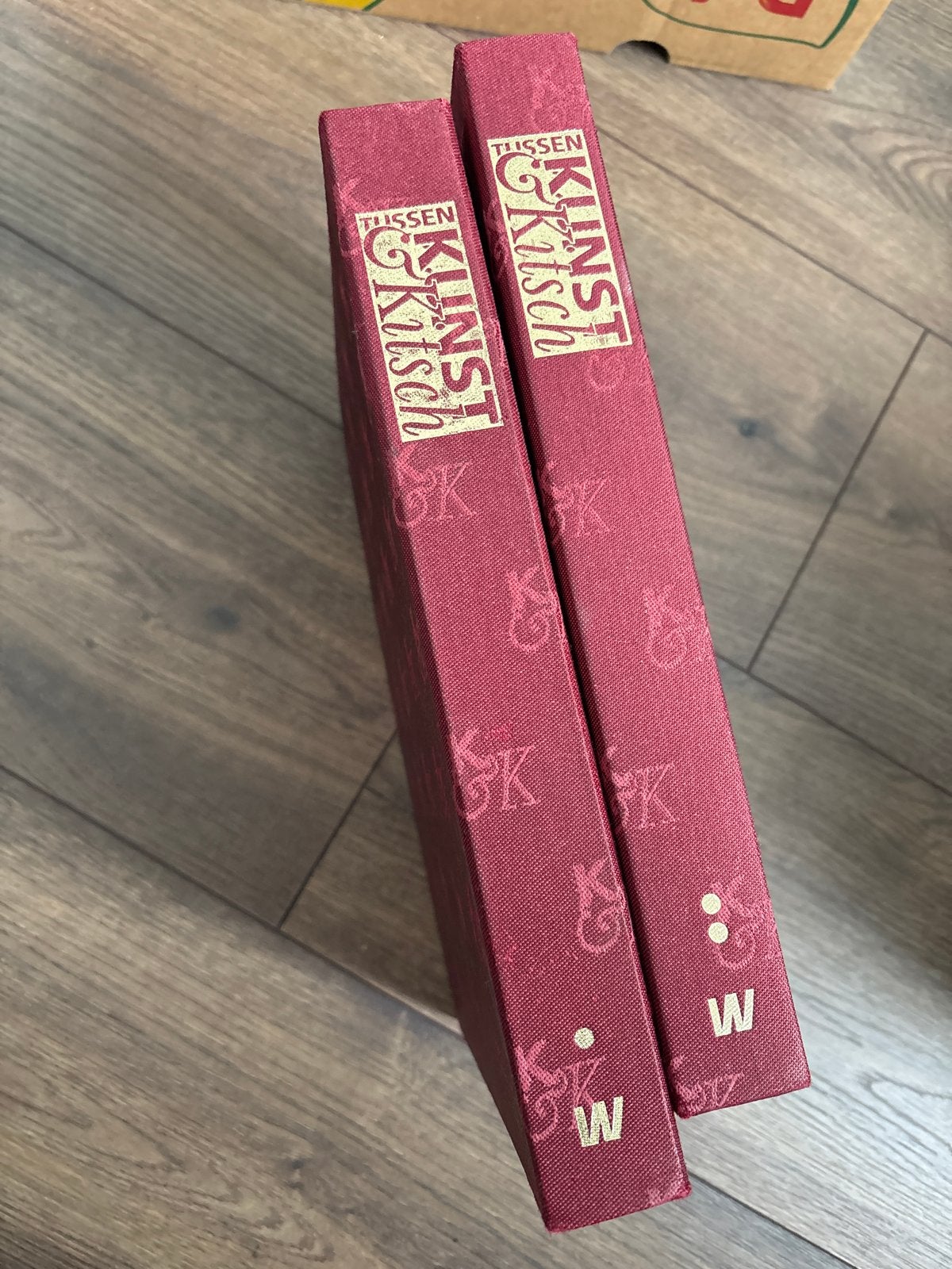 Kunst & Kitsch Magazine: complete banden Jaar 1 & 2, Ophalen of Verzenden, Zo goed als nieuw