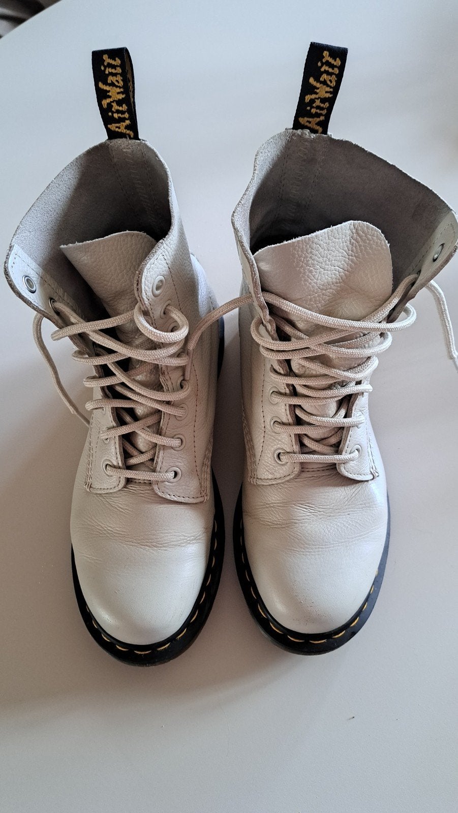 Dr. Martens Pascal Boots - Crème - Maat 40, Beige, Lage of Enkellaarzen, Ophalen of Verzenden, Dr. Martens