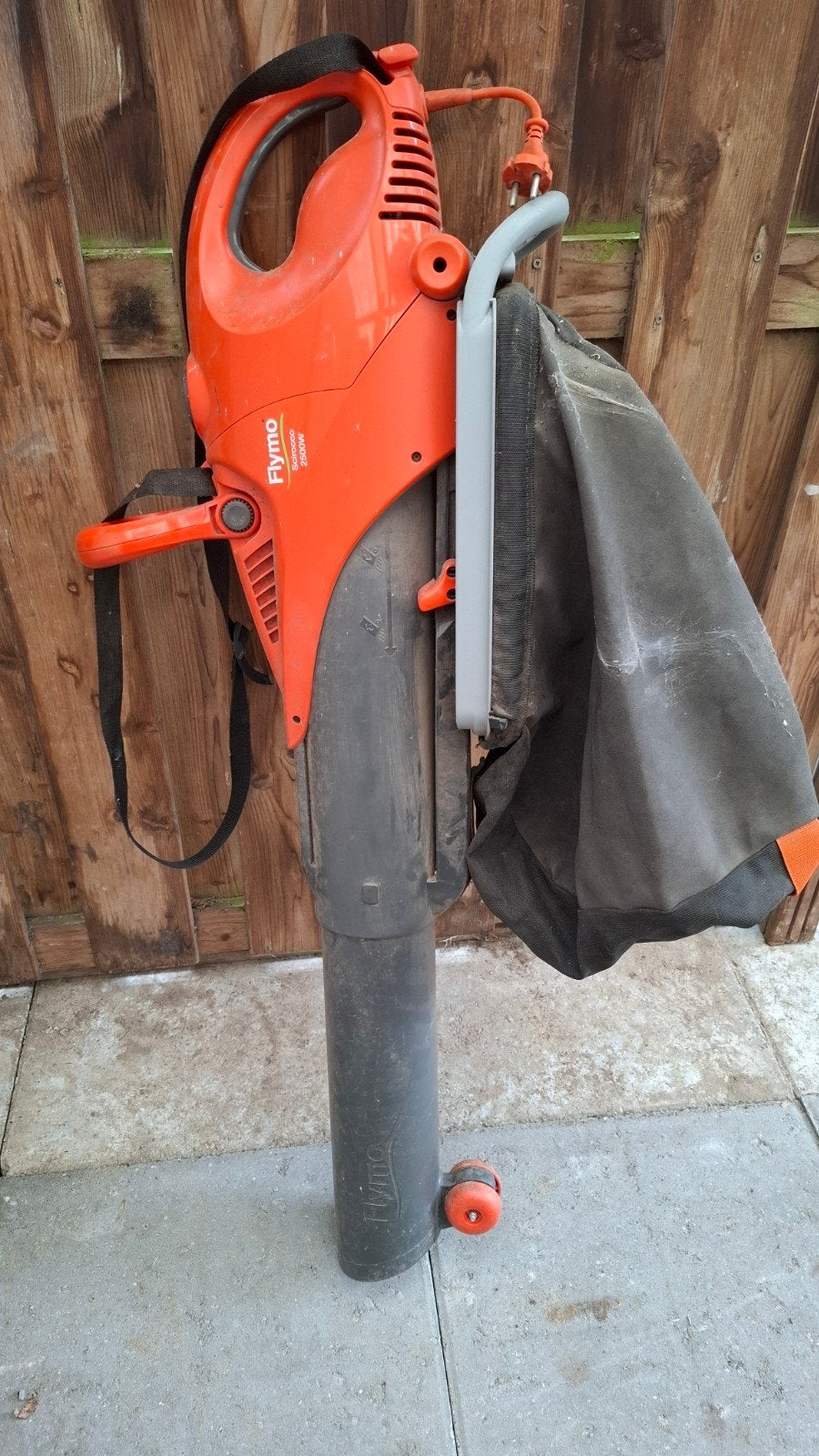 Flymo Bladzuiger - Elektrisch, Ophalen, Gebruikt, Handgedragen, Met opvangzak