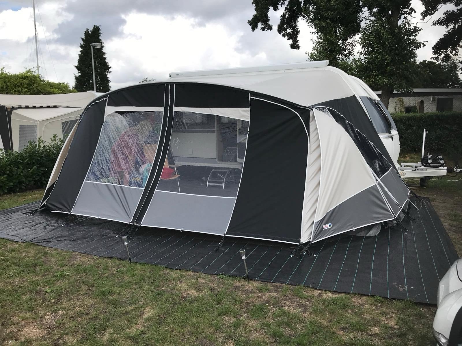 Hobby DeLuxe 460 UFE Limited Edition 2019 izgst, Rondzit, Hobby, Particulier, Luifel