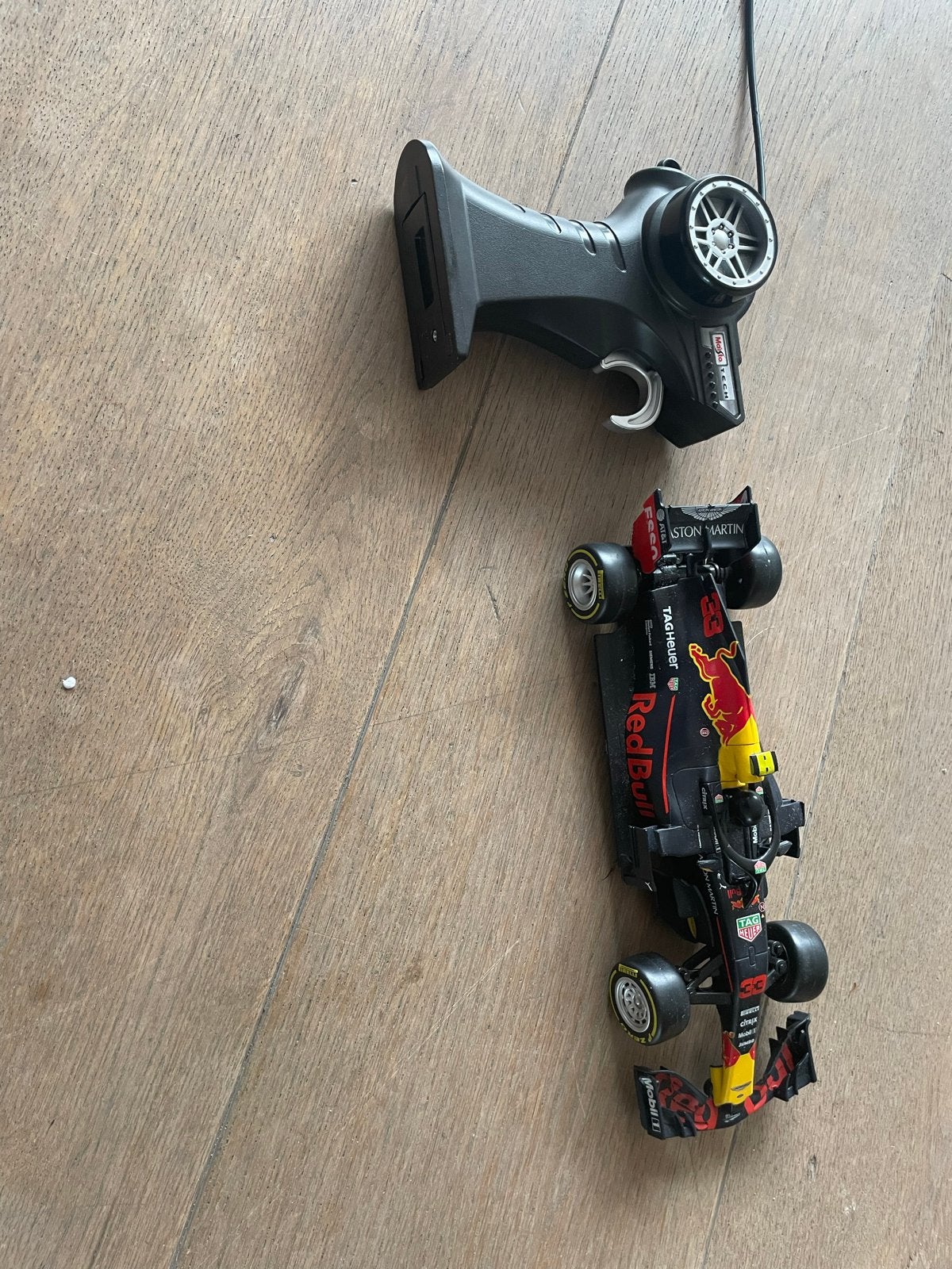 Red Bull Formule 1 RC Auto met Afstandsbediening, Elektro, Ophalen of Verzenden, Zo goed als nieuw, Auto onroad