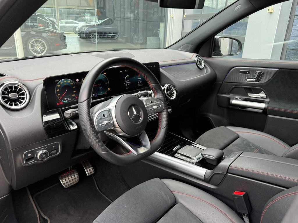 Mercedes EQA 300 4MATIC AMG Line 67 kWh|AMG|Pano|Distronic+|, Auto's, Mercedes-Benz, Automaat, 228 pk, 2005 kg, Gebruikt
