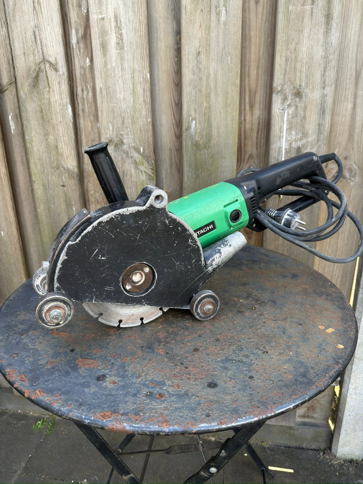 Hitachi hikoki grote muurfrees sleuvenfrees muurzaag, Ophalen of Verzenden, Gebruikt, 1000 watt of meer, Haakse handslijpmachine