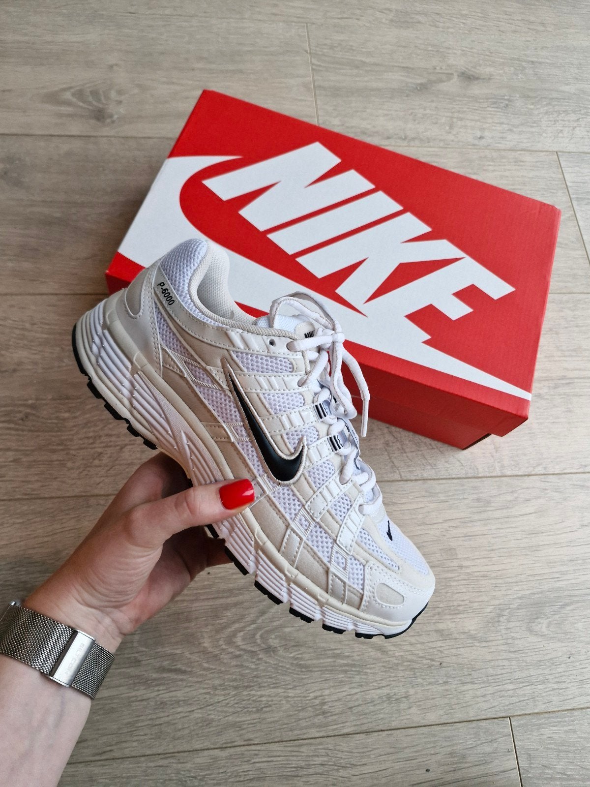 Nike p6000 nieuw!, Beige, Nike, Nieuw, Ophalen of Verzenden
