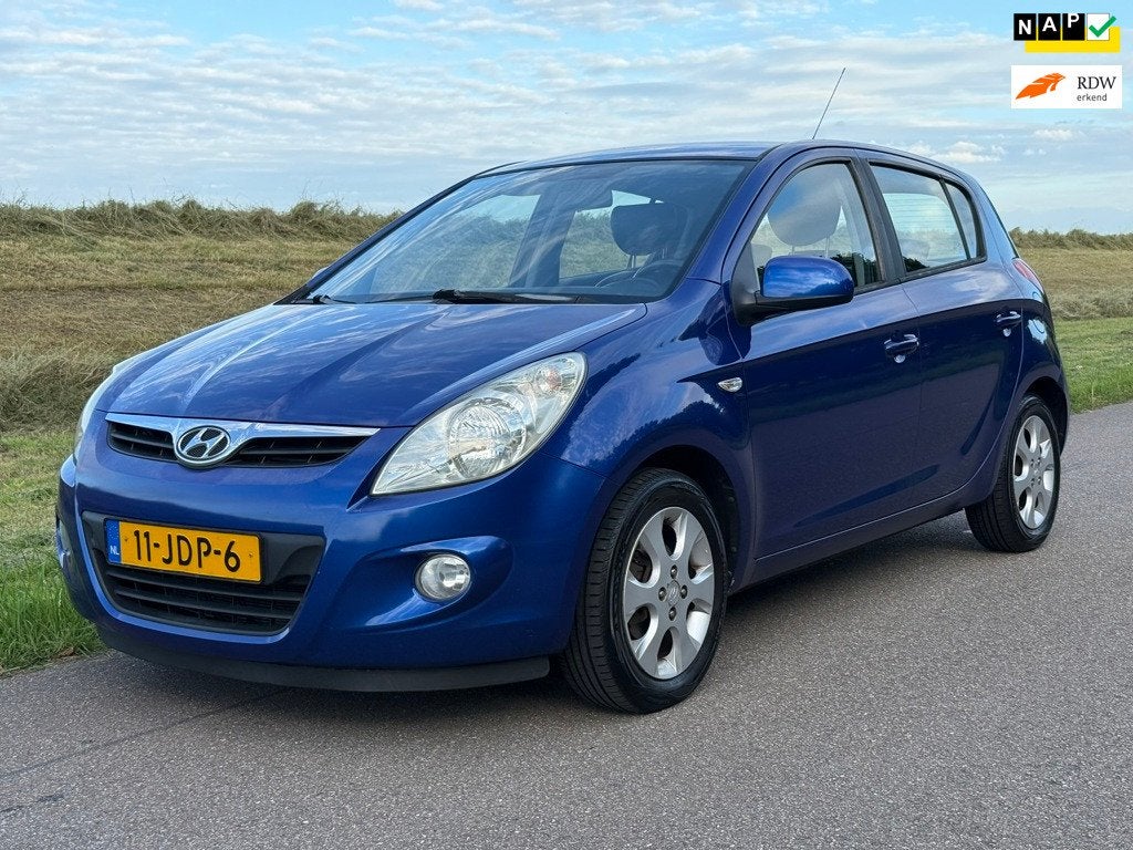 Hyundai i20 1.4i i-Catcher | Dealer OH | Climate | Leder, Auto's, Hyundai, Voorwielaandrijving, Zwart, 4 cilinders, 1396 cc